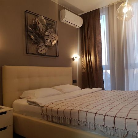 Nyvky Like Home - Fayna Town - Apt 398 Киев Номер фото